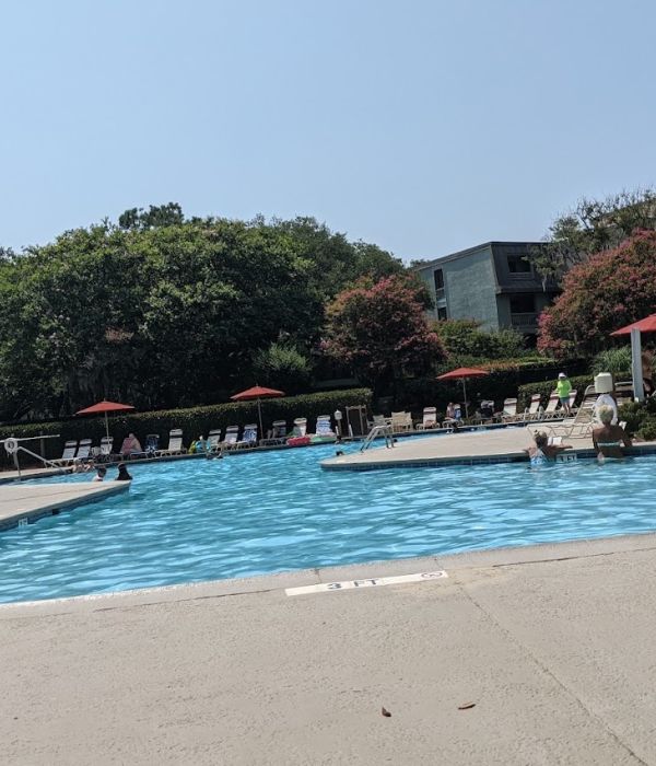 Harbour Town Pool Image